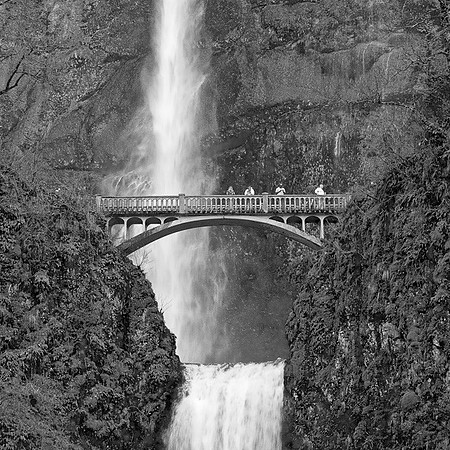 MULTNOMAH FALLS