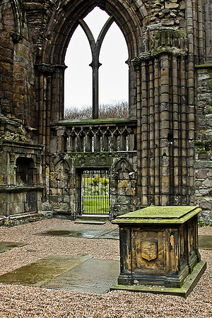ABBEY RUINS @ HOLYROOD HOUSE, EDINBURGH