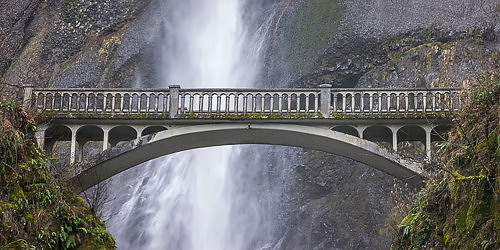 MULTNOMAH FALLS PANORAMA